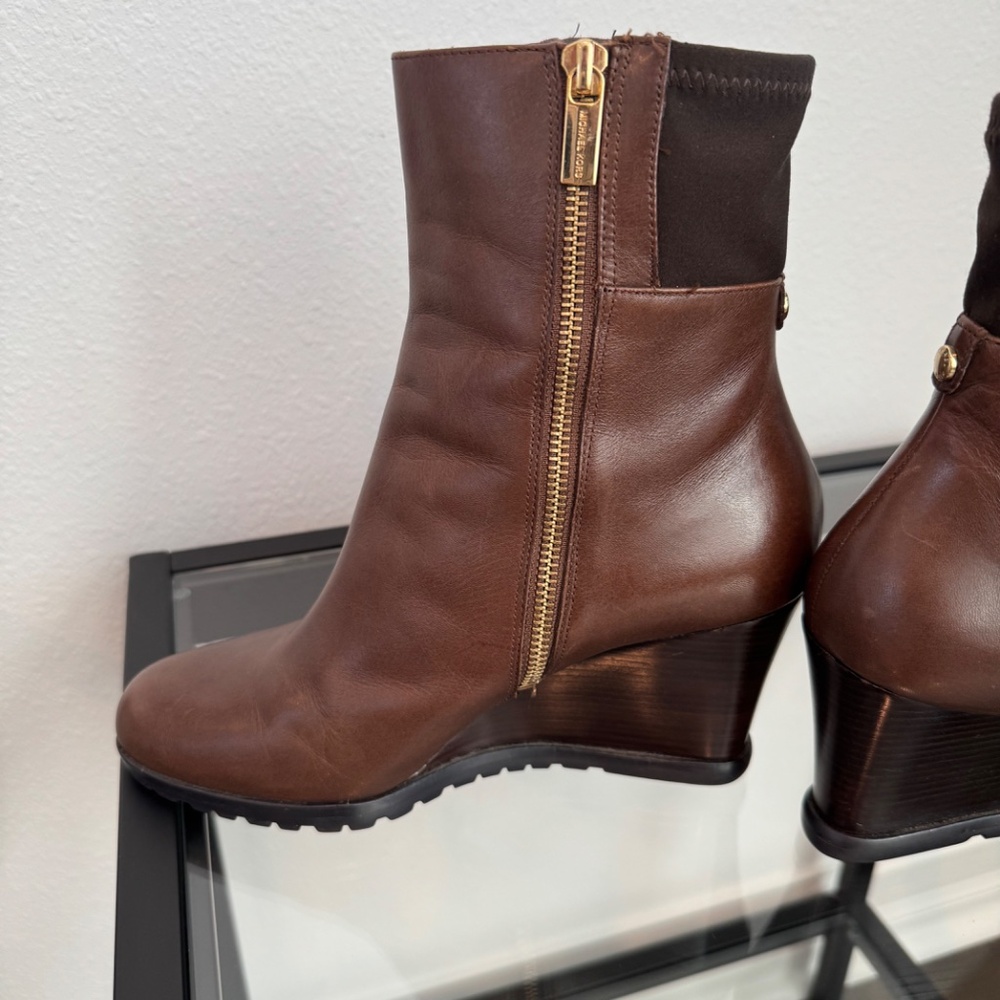 MICHAEL KORS Aileen Brown LeatherWedge Bootie Size 8 - Picture 9 of 15